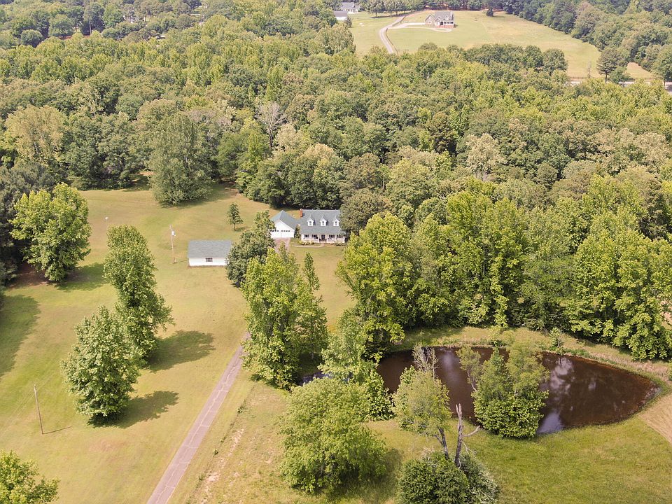 1st image of 120 Hidden Valley Ln
