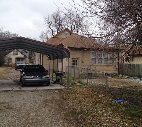 2nd image of 211 E Park St