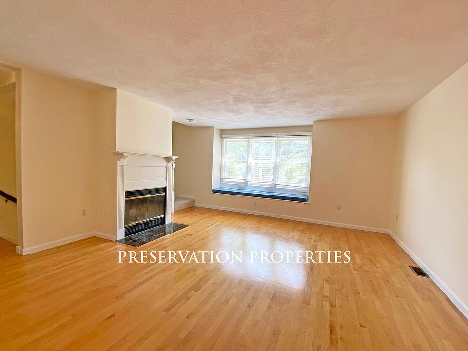 1st image of 1051 Washington St