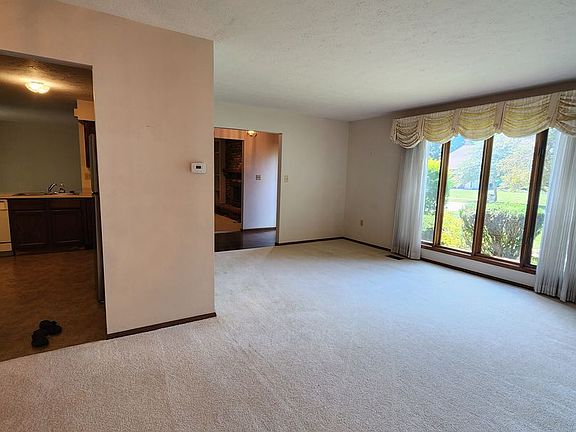 4th image of 20506 Sandalwood Ln