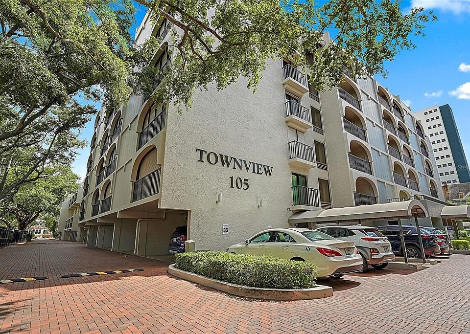 1st image of 105 4TH AVENUE NE #403
