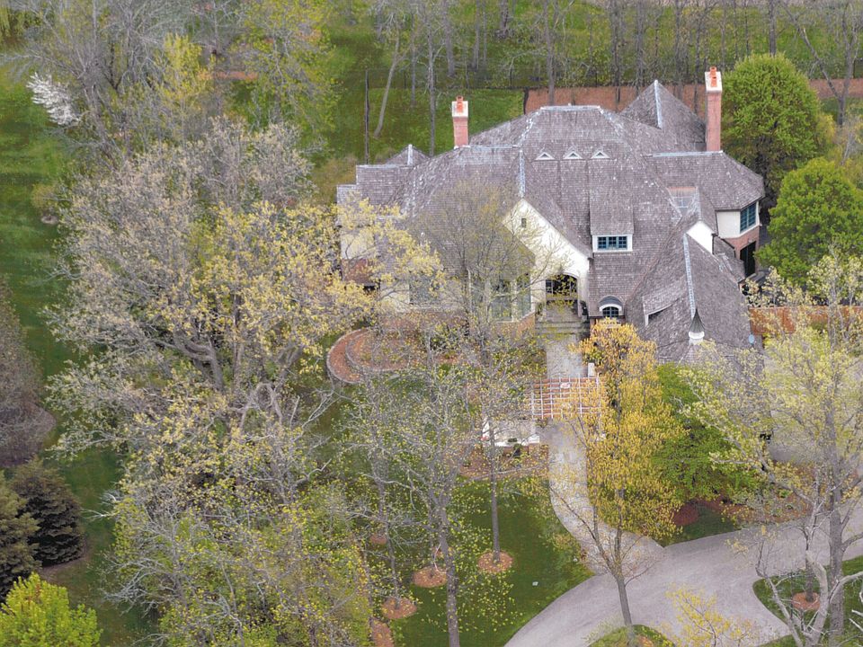 2nd image of 1530 Stablewood Ln