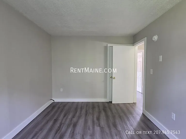 8 Hillside Ln #4 — Photo 18