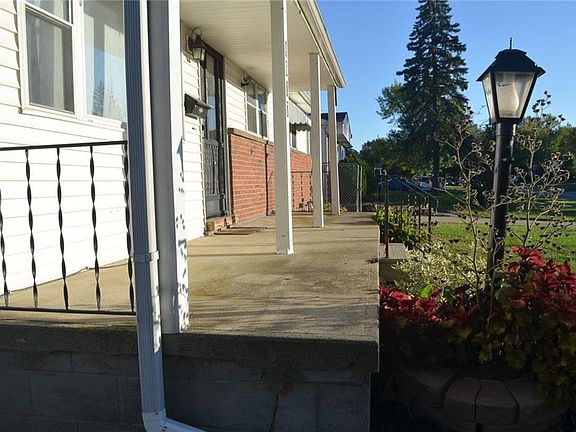 3rd image of 4617 Palm Ave