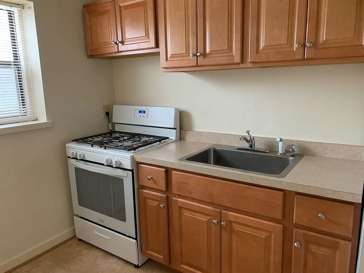 2 bed, 780 sqft, $1,100 — Photo 4