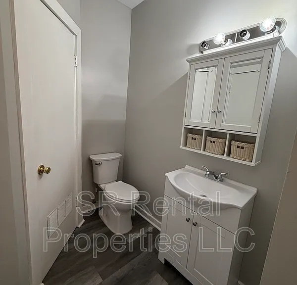 243 S Main St #8 — Photo 3