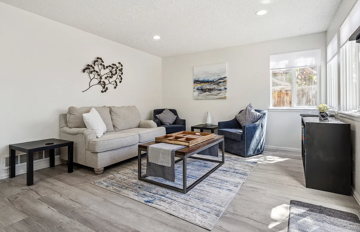 4 bed, 3.5 bath, 1679 sqft, $3,200 — Photo 4