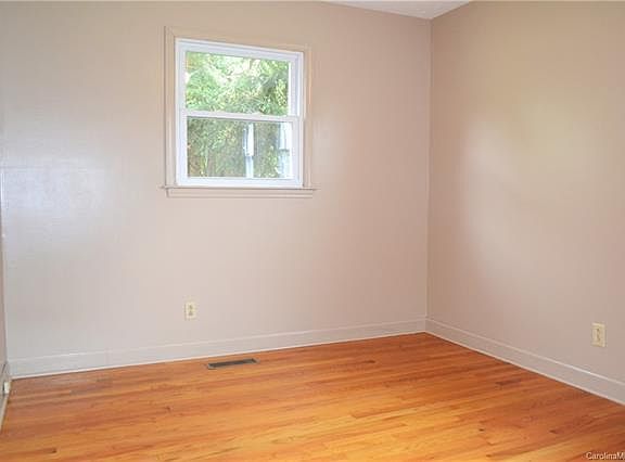 5th image of 201 Maplewood Dr