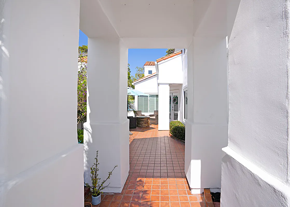 4958 Lerkas Way — Photo 4