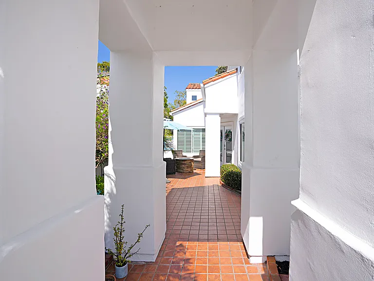 4958 Lerkas Way — Photo 4