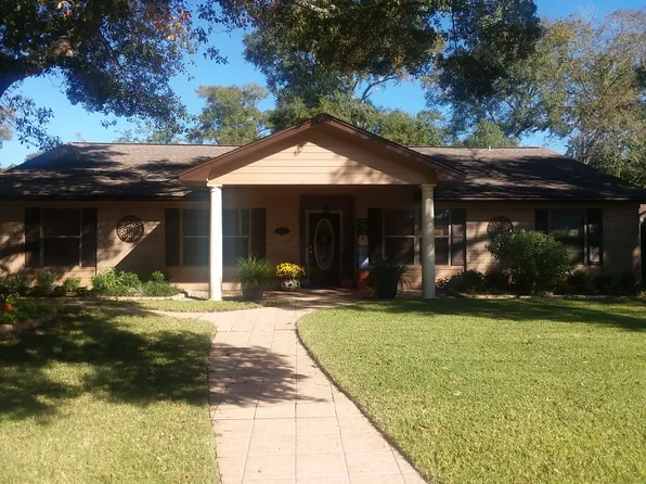 6070 Pan St, Beaumont, TX 77706