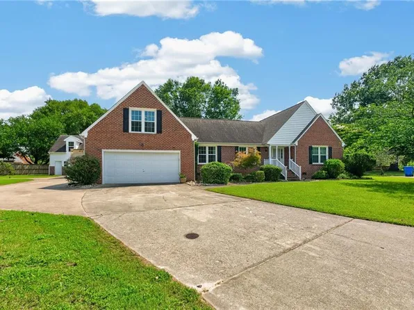 321 Saint Brie E, Suffolk, VA 23435