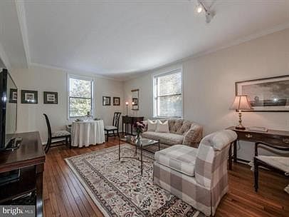 2nd image of 2310 Ashmead Pl NW APT 301
