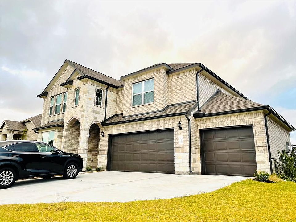 1st image of 75 Carmel Dr