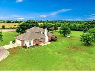 227 Highway 56, Savoy, TX 75479