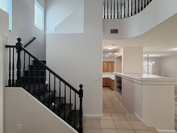 Spacious grand entrance