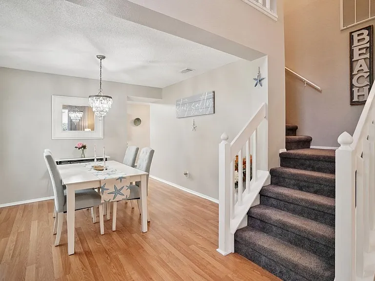2243 Andover Cir — Photo 8