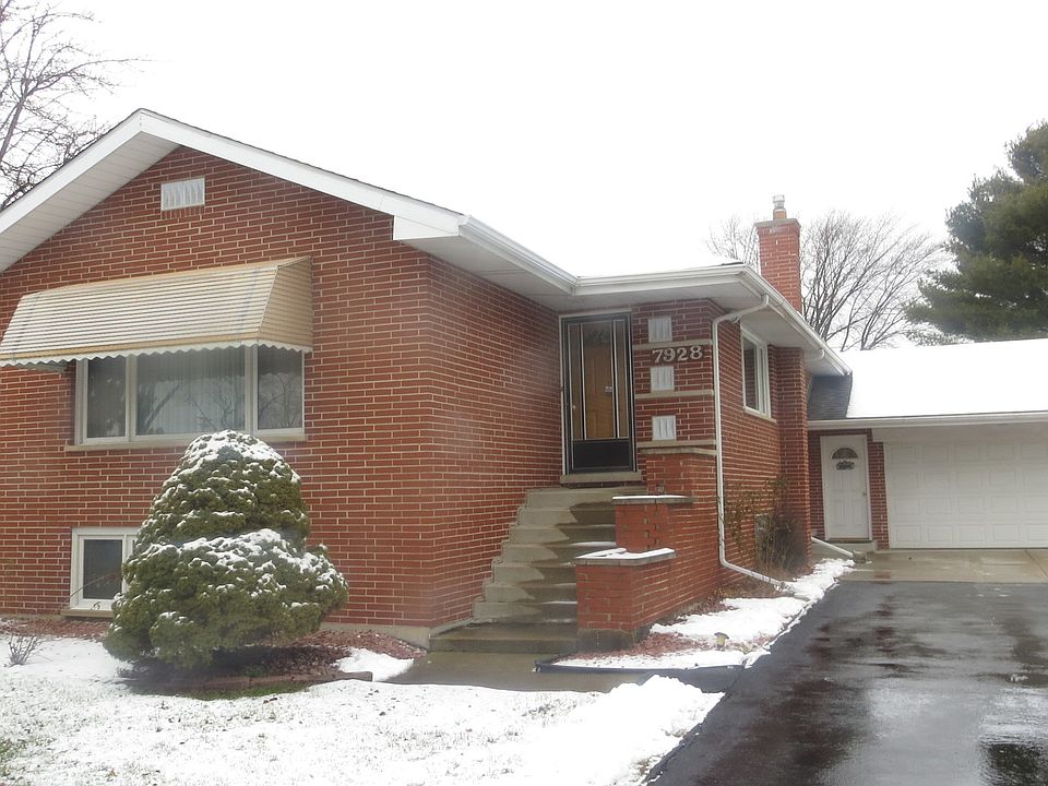 1st image of 7928 W 99th Pl
