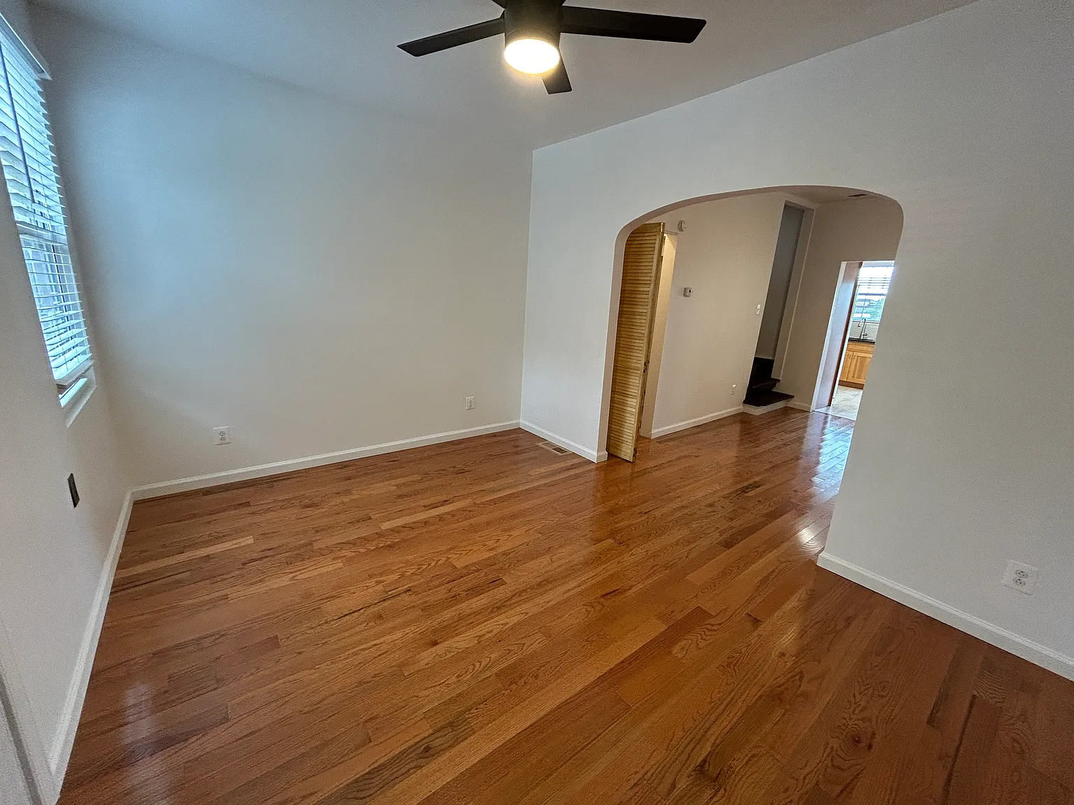 3 bed, 1200 sqft, $2,350 — Photo 3