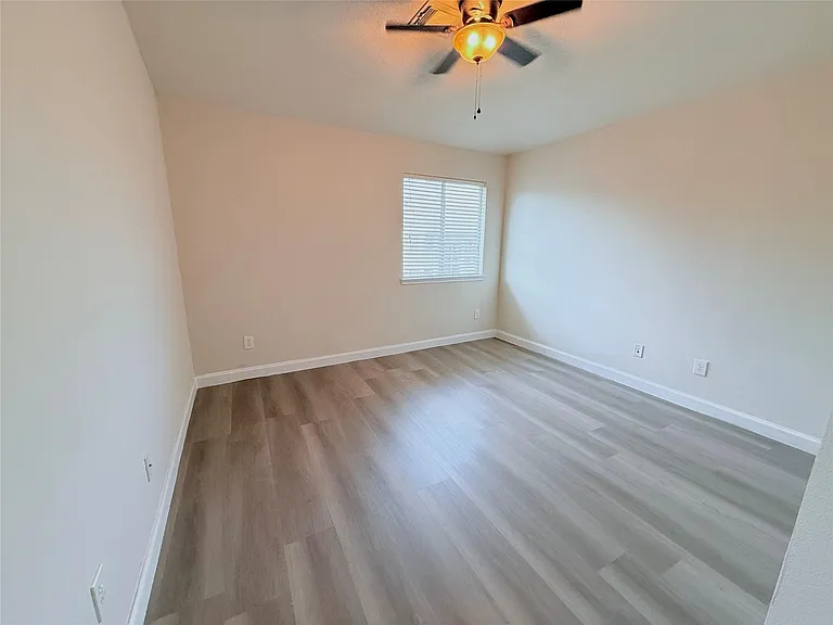 26430 Richwood Oaks Dr — Photo 21