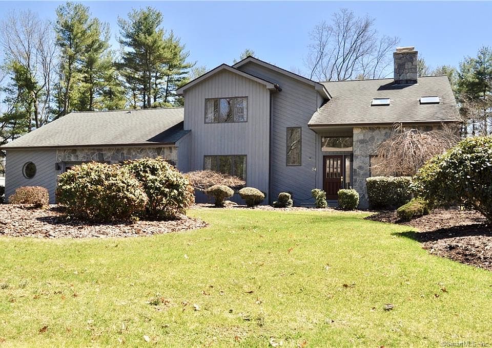 1st image of 34 Edgewood Ln