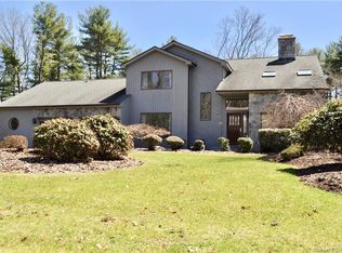 34 Edgewood Ln, Glastonbury, CT 06033