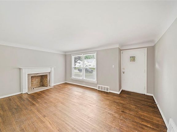 4th image of 1633 Temple Ave