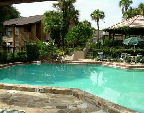 5th image of 2929 Antique Oaks Cir APT 49