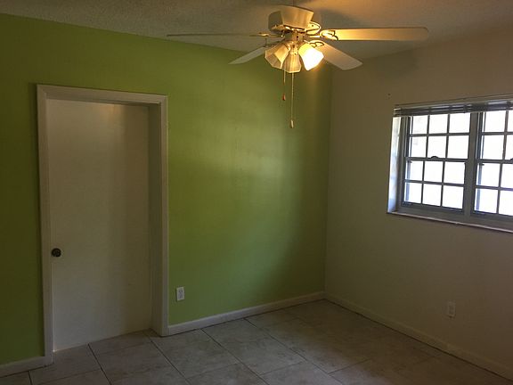 4th image of 2190 Poinsettia Dr
