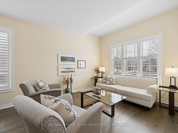 4th image of 475 Victoria St
