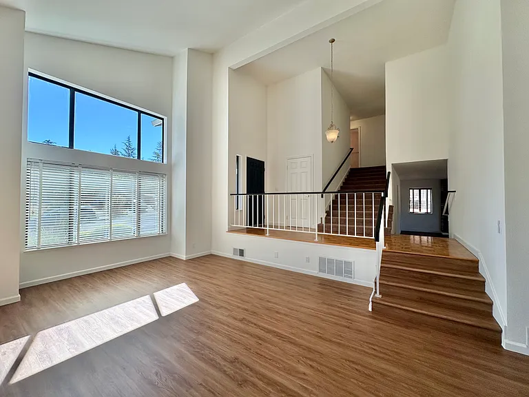 768 Rose Dr — Photo 6