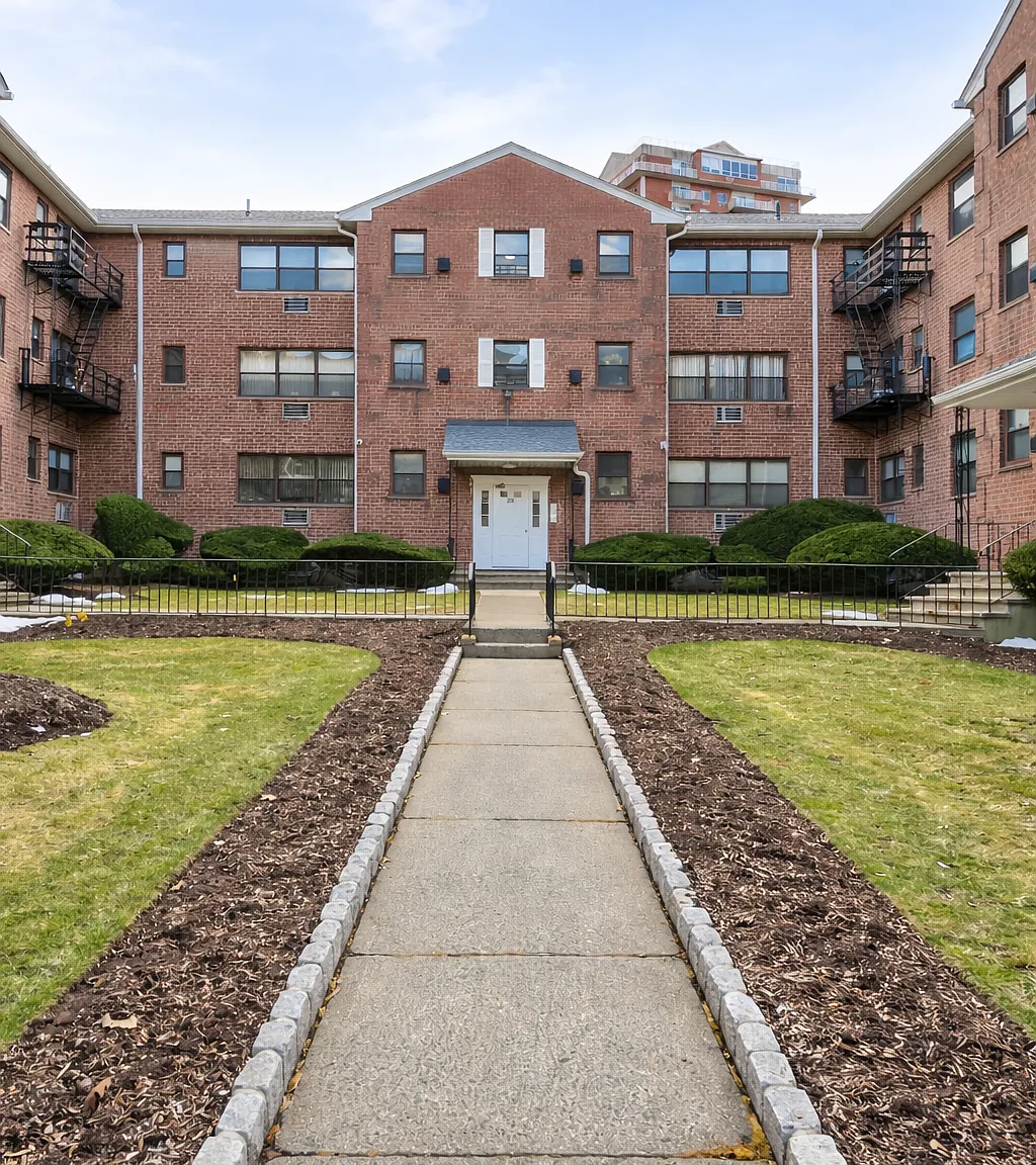 2 bed, $2,600 — Photo 1