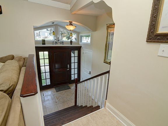 4th image of 1627 Riverside Ave