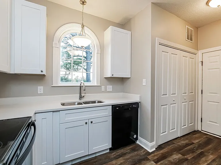662 Landing View Dr — Photo 8