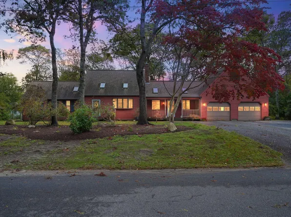 30 Twin Hill Road, Teaticket, MA 02536