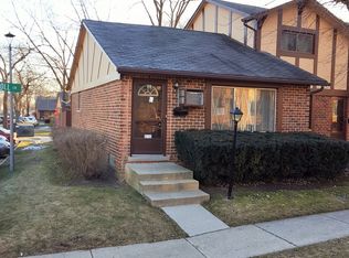 1S121 Ingersoll Ln, Villa Park, IL 60181