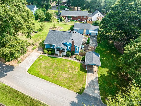 4th image of 705 Davis St