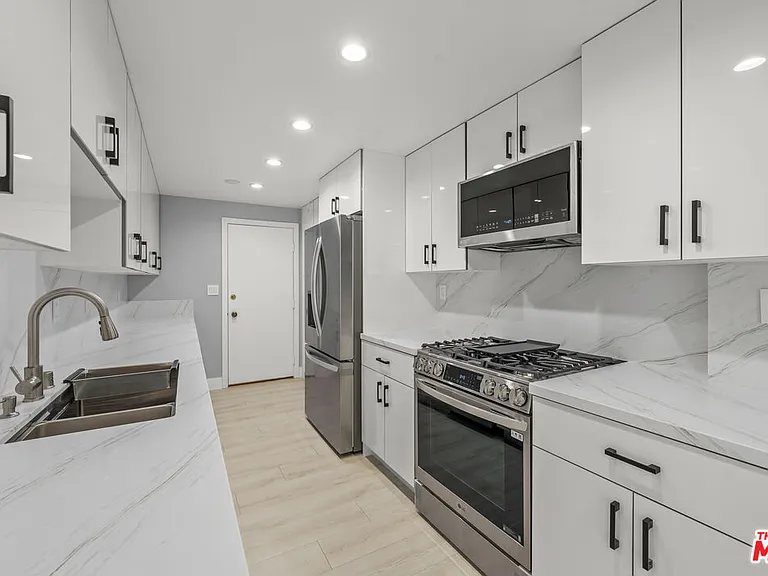 441 N Oakhurst Dr #206 — Photo 7