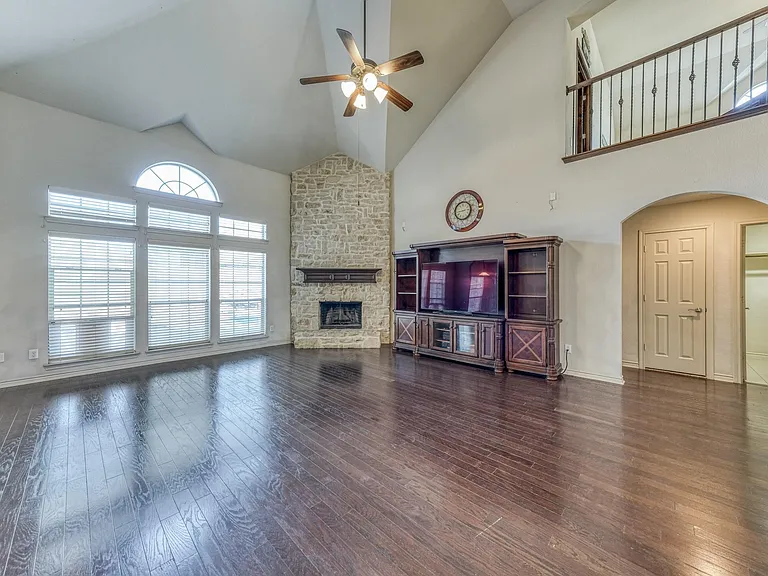 5716 Sleepy Creek Ln — Photo 10