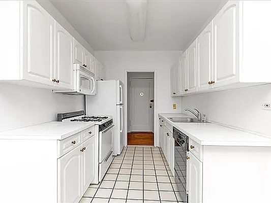 2nd image of 162-21 Powells Cove Blvd #4F