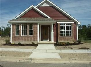 425 Cayman Cir, Tipp City, OH 45371