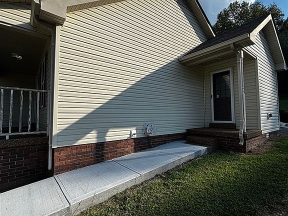 3rd image of 145 Spring Valley Dr
