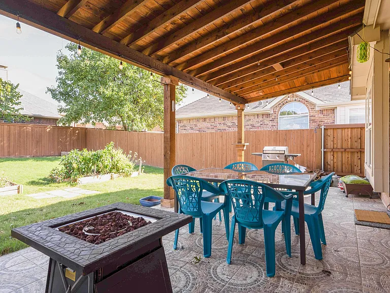 2409 Mallard Dr — Photo 7