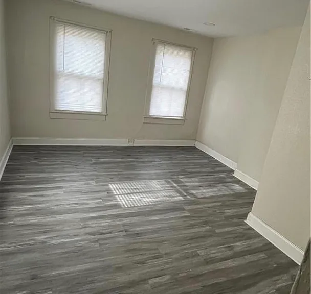 1723 Lasalle Ave — Photo 3