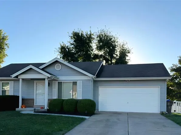 11 Mallard Pointe Dr, O'Fallon, MO 63368