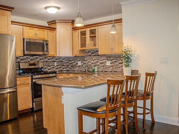 3rd image of 39 Fayette St #102