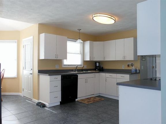 4th image of 11414 Tebeau Dr