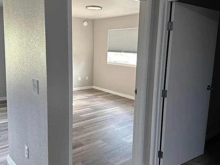 1930 N Creekwood Park Cir — Photo 6
