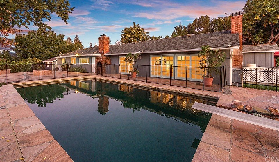 1st image of 5011 Casa Dr