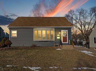 120 21st St SW, Cedar Rapids, IA 52404